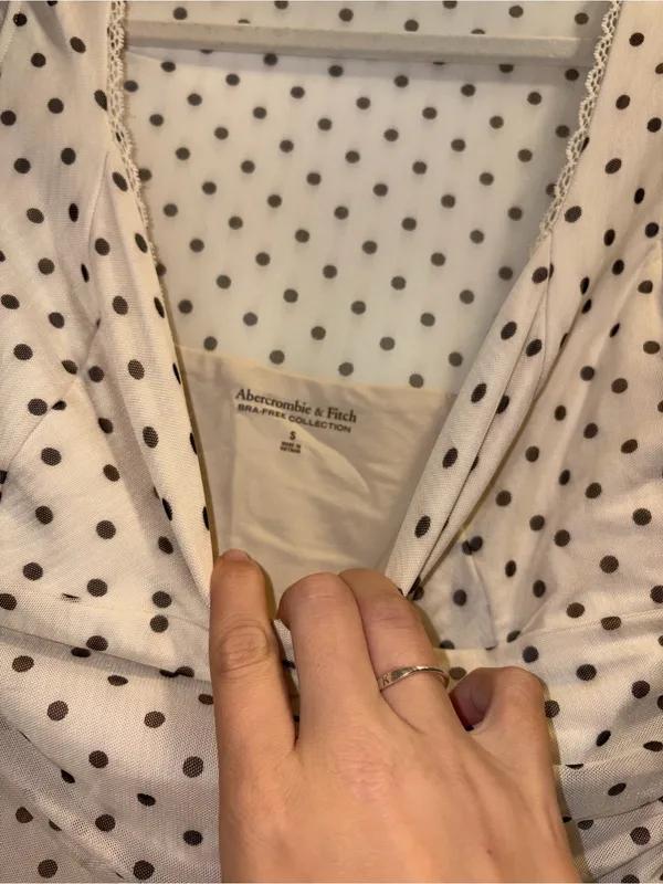 Abercrombie & Fitch Cream Long-Sleeve Polka Dot V-Neck Top - Image 2