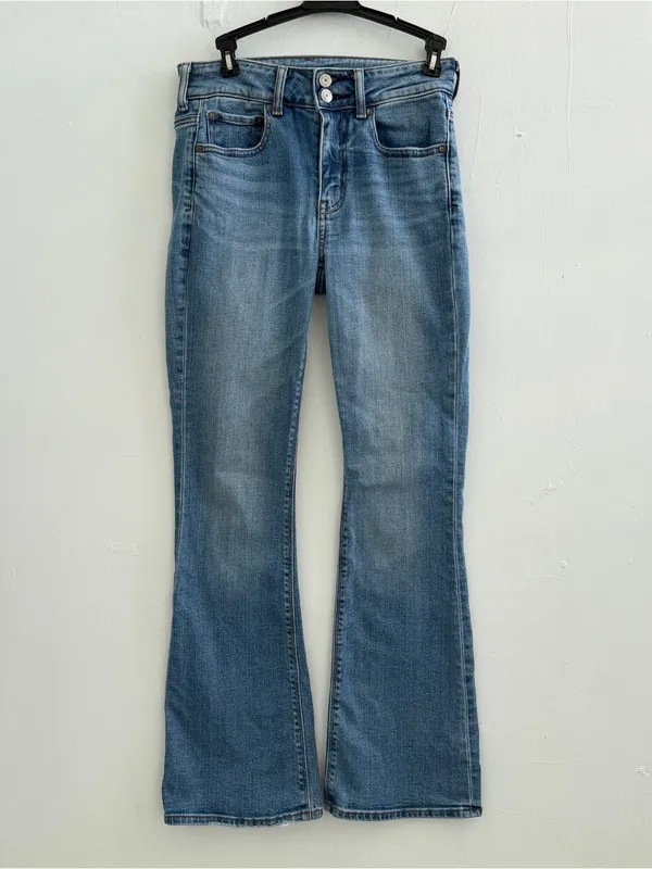 American Eagle Hi-Rise Artist Flare Jeans SIZE 2 Short Medium Wash Super Stretch - Image 5