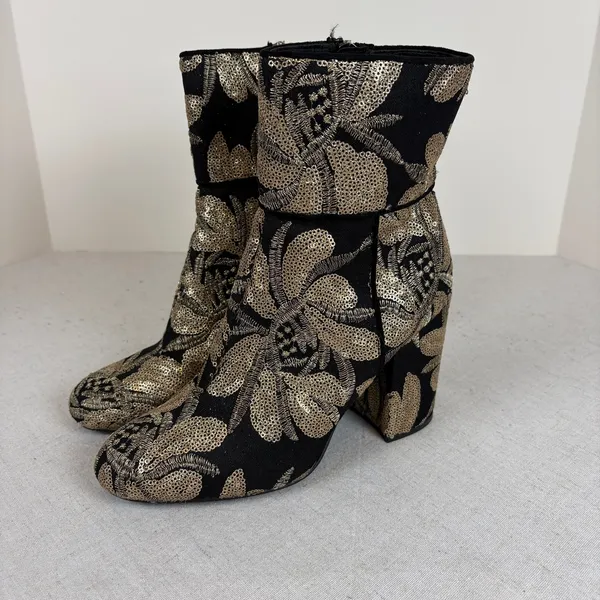 Steve Madden Black and Gold Embroidered Sequin Floral Boots Size 9 - Image 4