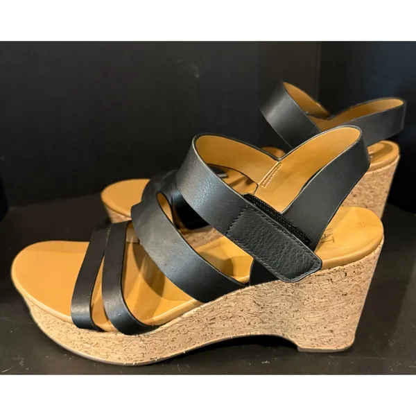 Naturalizer 6.5 M Cynthia Wedge Sandals Black Leather Cork Platform Straps NEW - Image 8
