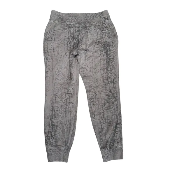 Lululemon Scuba High-Rise Jogger Womens 6 Grey Crackle Print Excellent Fleece - Image 3