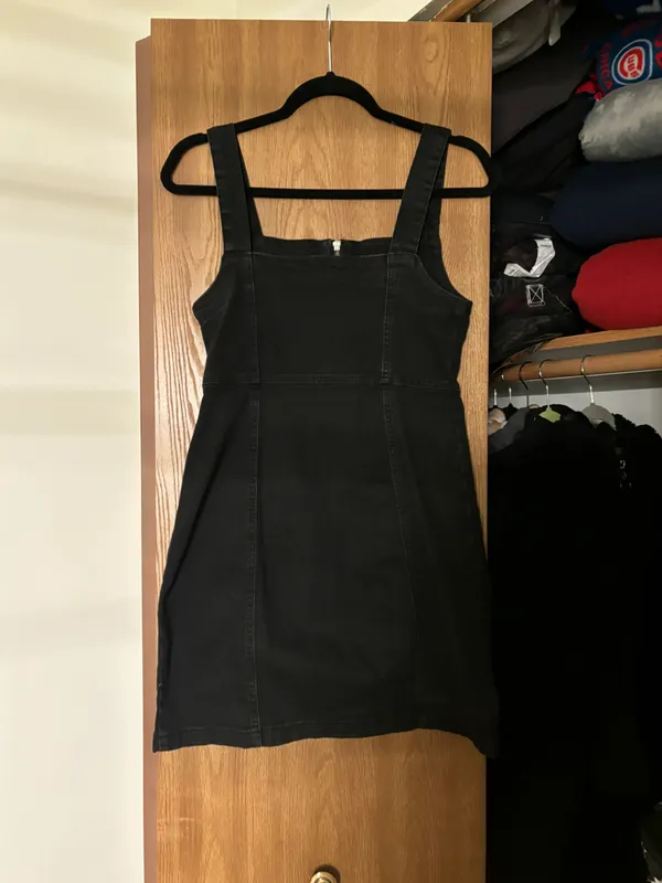 Black Dress Size 6 - Image 2