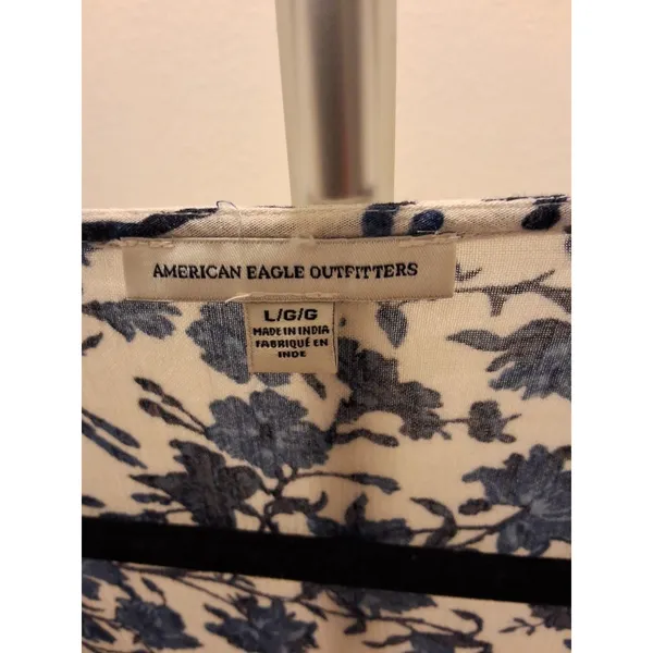 American Eagle Outfitters L Crop Top Blue & White Ditsy Floral Tie Front Top - Image 5