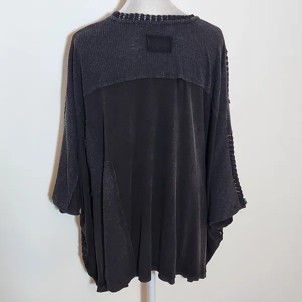 POL Distressed and Oversized Black Knit Top Size Large NWOT - Image 4