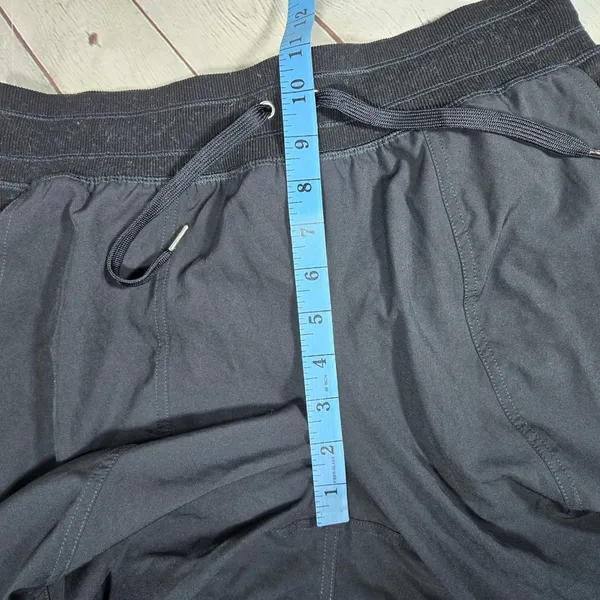 Quince‎ Mid-Rise Performance Tech Jogger Black Small - Image 7