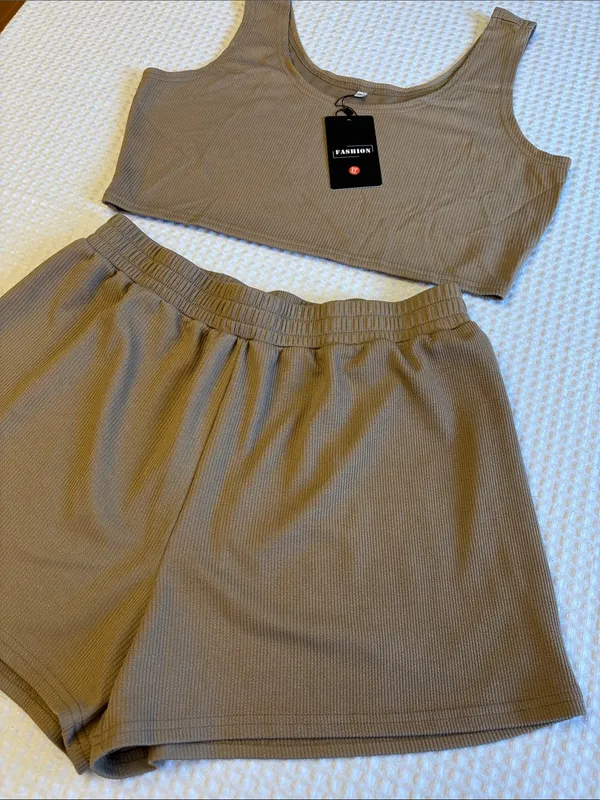 NEW Set! XL Ribbed Scoop Neck Crop Top & Elastic Waist Shorts Set Tan - Image 7