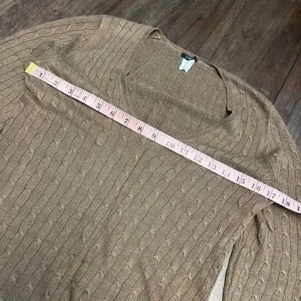 J. Crew Lightweight V - Image 5