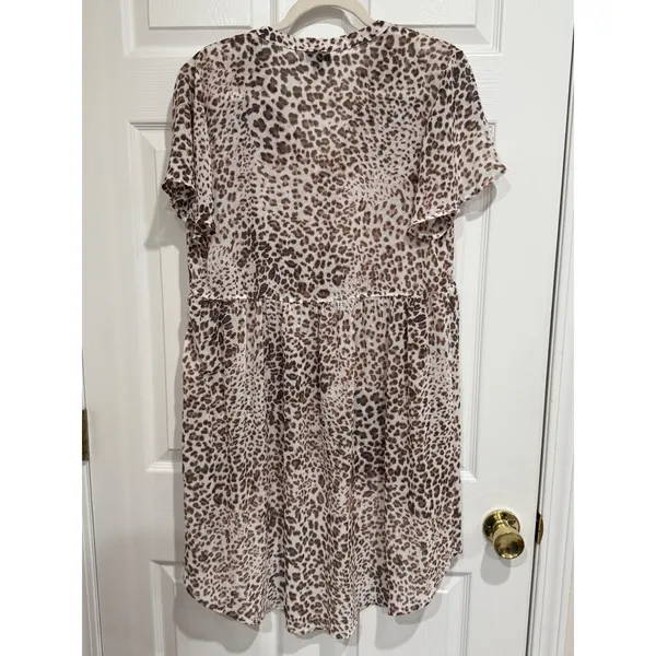 Torrid Babydoll Tunic Top Brown‎ Animal Print V-Neck Button Front 00 - Image 4