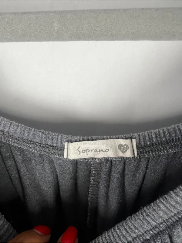 Soprano Gray Ribbed Off-Shoulder Romper‎ - Image 3