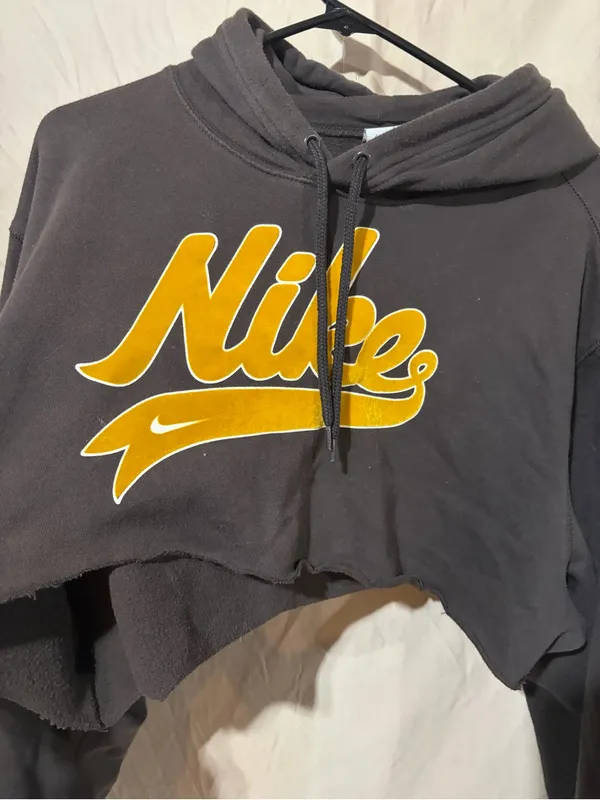 Nike vintage sweatshirt - Image 3
