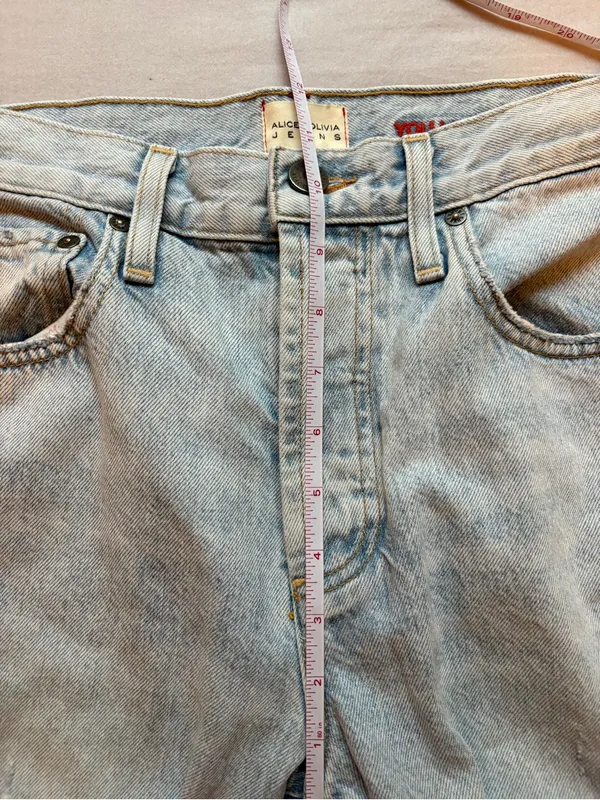 Alice + Olivia Amazing High Rise Boyfriend Jeans 27 Distressed Light Wash - Image 10