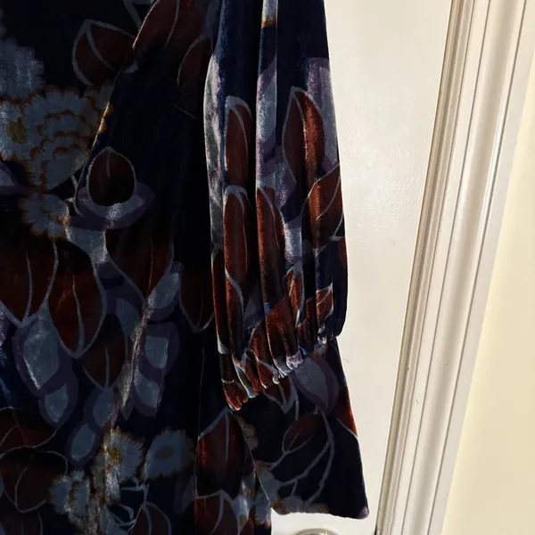 Ann Taylor Navy Floral Velvet Puff Sleeve Dress Size 2 - Image 3