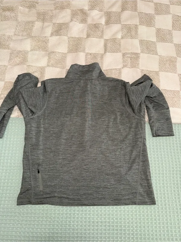 Vuori Women's Crescent Half-Zip‎ Pullover - Image 4