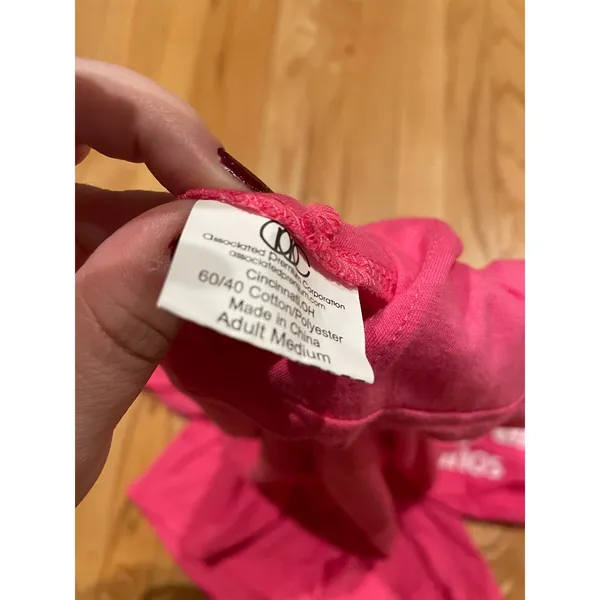 Detroit tigers pink out the park shirt with hood size medium - Image 3