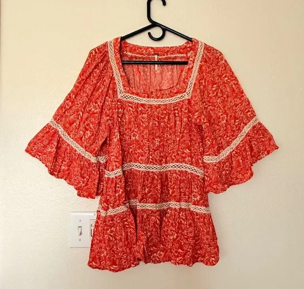 Free People Floral Print tunic Crochet Trim Orange and White Size S - Image 3