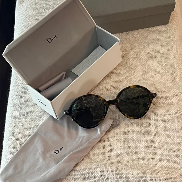 Christian Dior Tortoiseshell Round Sunglasses with Green Patterned Lenses - Image 7