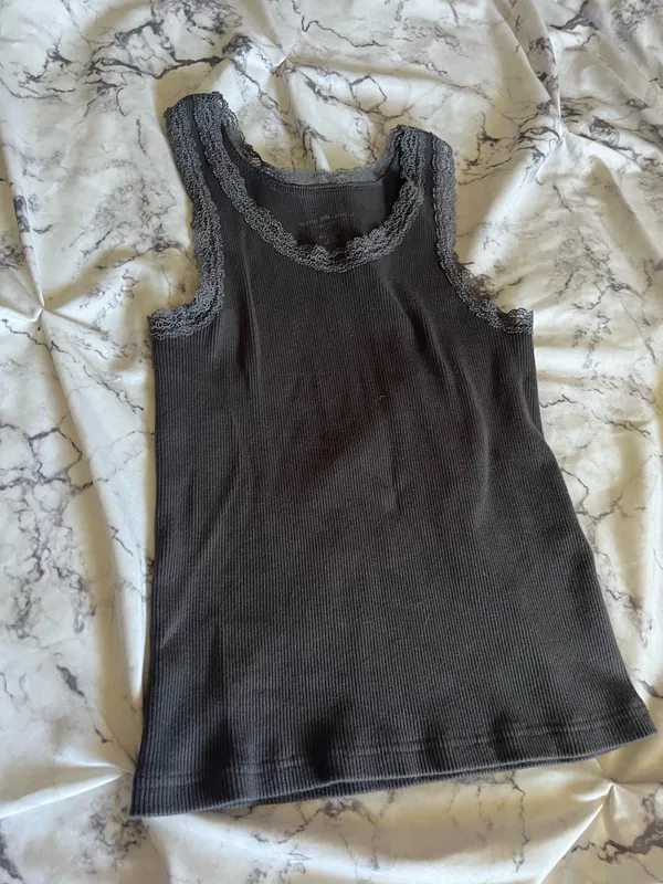 Brandy Melville Ronnie Gray Lace Tank - Image 9
