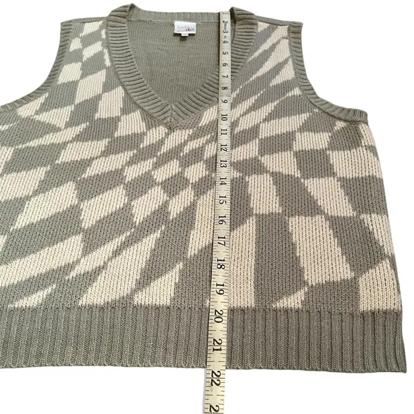 BELLE DU JOUR Green Sweater Vest - Image 6