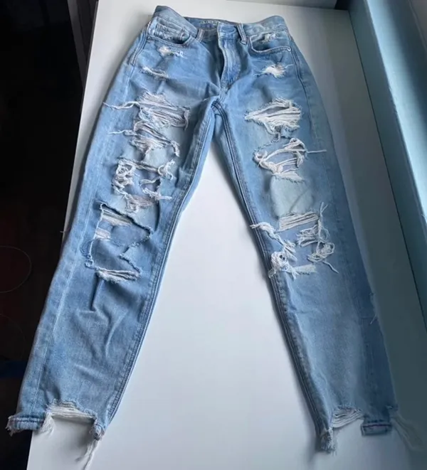 American Eagle distressed mom jeans - Image 2