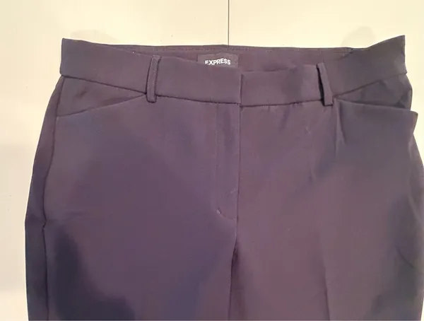 Express | ladies Editor Flare , dress pants. Size: 12S - Image 4