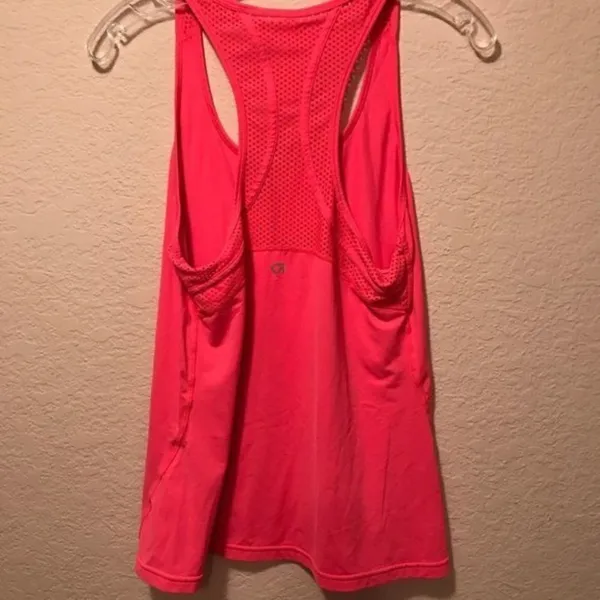 Gap *30off3* NWOT. Hot pink GapFit sport top​‎ - Image 6