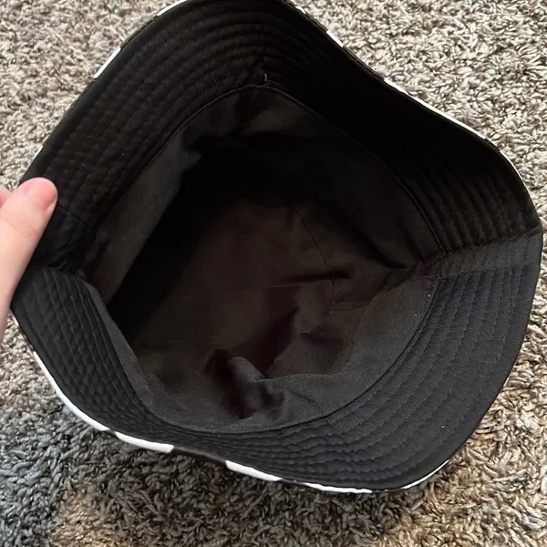 🤩4/$15🥳 cow print bucket hat - Image 2