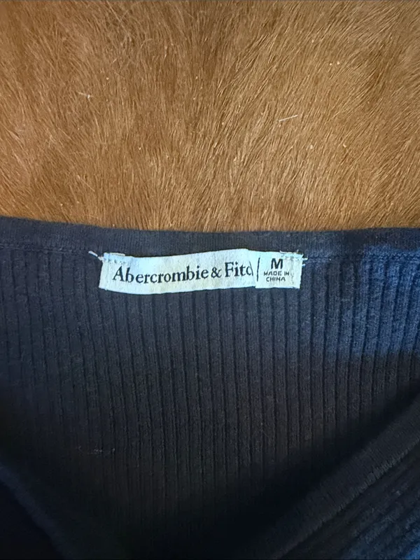 Abercrombie & Fitch Off-The-Shoulder Twist Sweater Top in black M - Image 7