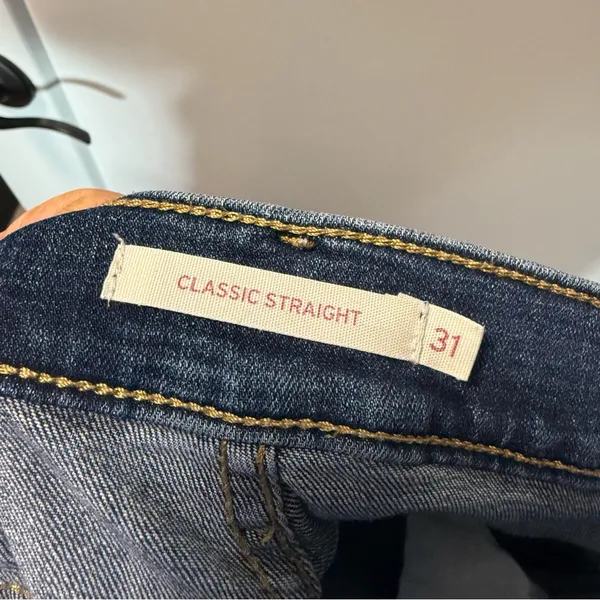 Levis Classic Straight Jean Dark Wash Mid‎ Rise 31x28 PETITE - Image 5