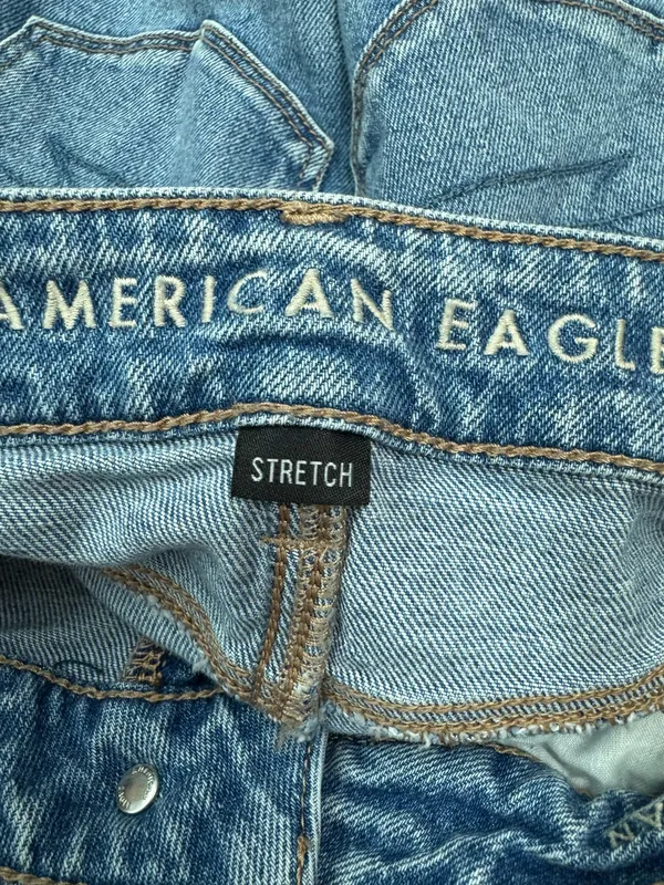 American Eagle Stretch Distressed Mom Jeans Size 4 Long - Image 5