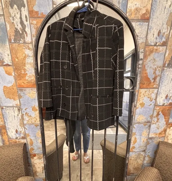 Black Tape-Black & White long sleeve Jacket P/XL workwear - Image 3