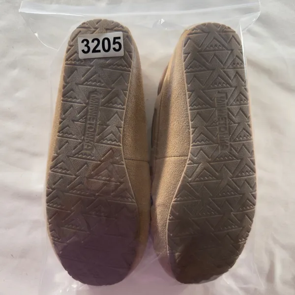 3205 | Minnetonka Cally Suede Faux Fur Lined Moccasin Slippers Tan Women 7 NEW - Image 10