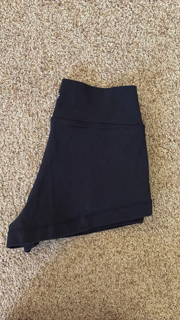 Black high-waisted athletic shorts, girls large but fit like adult xs #activewear #workout - Image 4