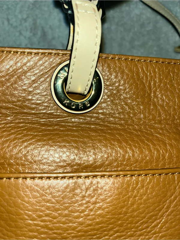 Michael Kors Bedford textured leather tote in acorn brown with contrasting pale - Image 4