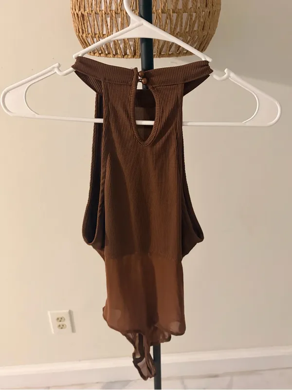 Iris Brown Ribbed Halter Top with Sheer Hem - Image 4