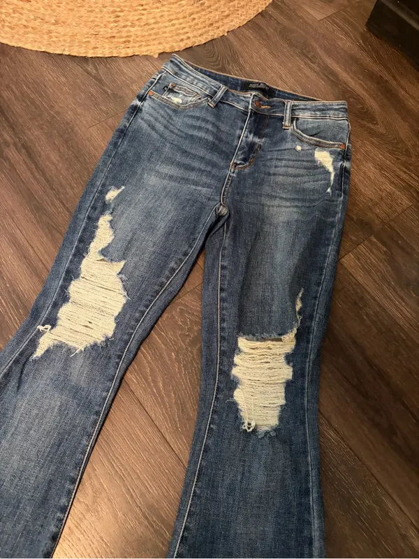 Judy Blue Medium Wash Distressed Flare Jeans 5/27 - Image 2