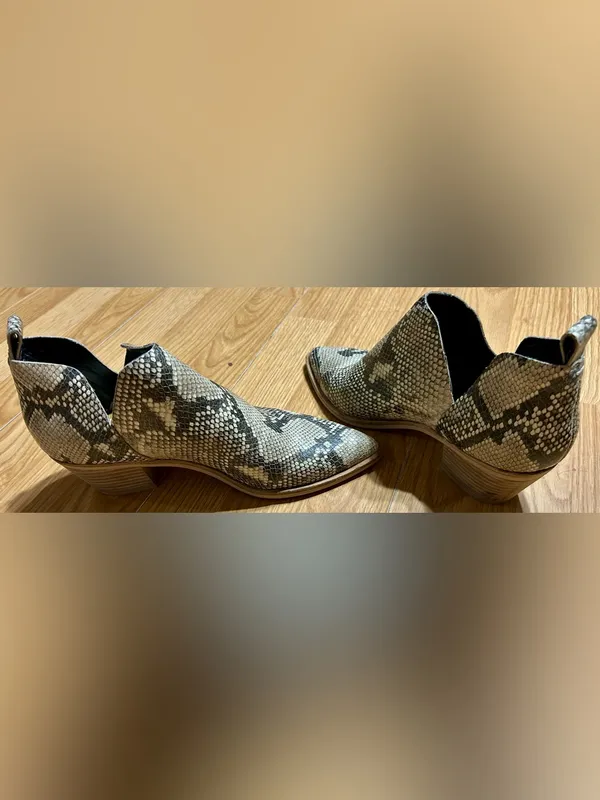 Dolce Vita Cream & Black Snake-Print Cutout Ankle Boots ladies sz U.S 8.5 - Image 7