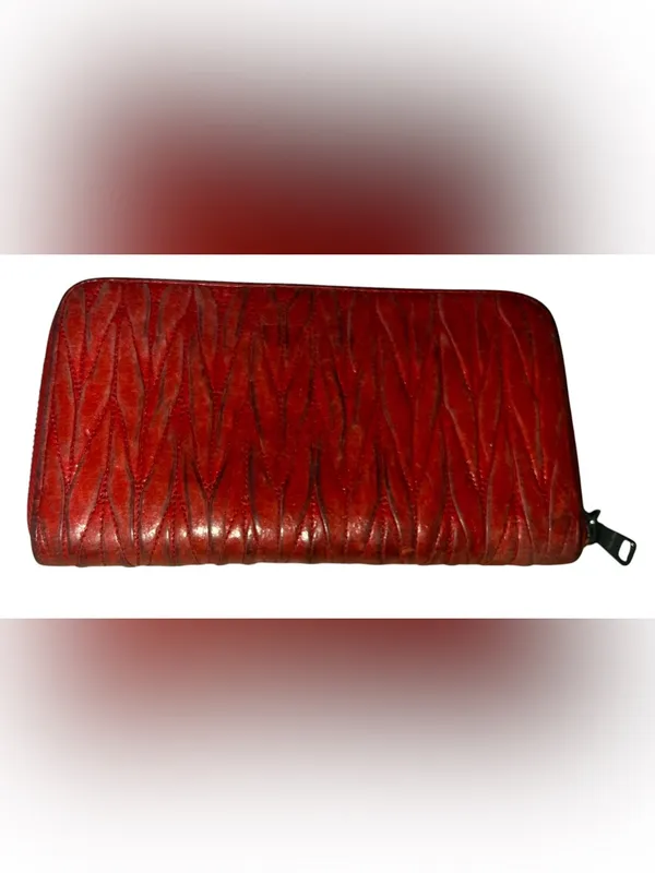 Miu Miu Matelassé Leather Wallet Red Quilted Zip Logo Hardware SOLD AS IS - Image 2