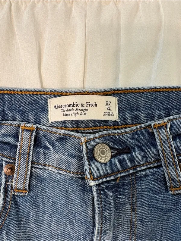 Abercrombie & Fitch Ankle Straight Ultra High Rise Jeans - Image 3