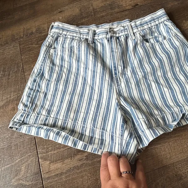 American Eagle Striped High Waisted Denim Shorts Blue White Cuffed Size 27w - Image 7
