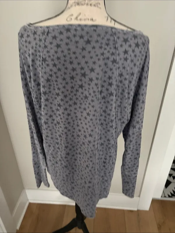 Lucky Brand Large Blue Gray Star-Print Scoop Neck Long Sleeve Tunic - Image 4