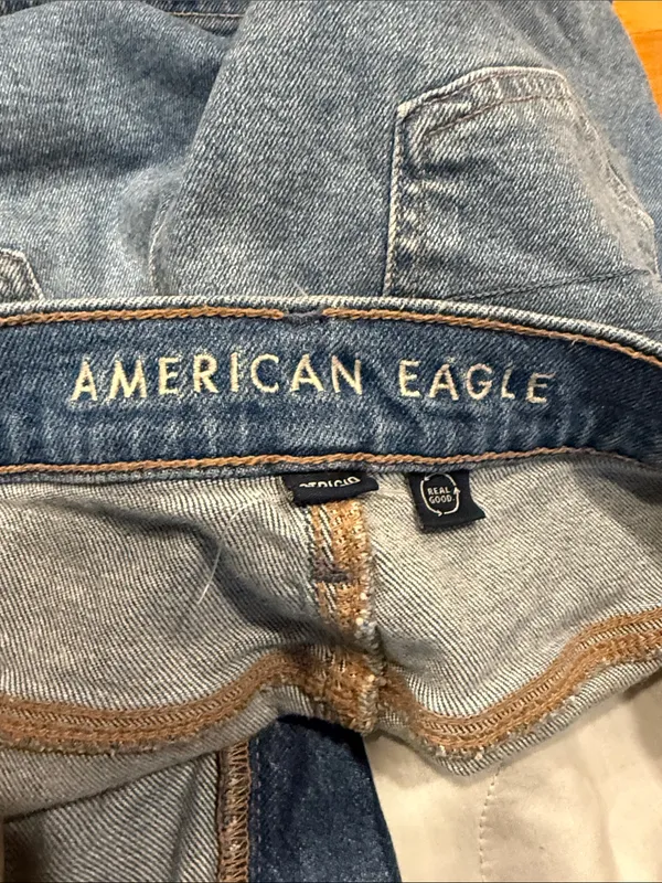 American Eagle outfitters super high-rise relaxed jeans shorts size 8. - Image 2