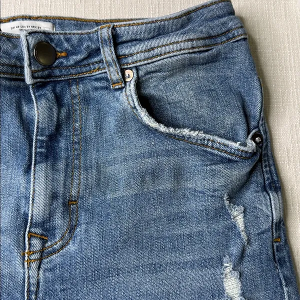 Zara Light Blue Distressed Ankle Jeans - Image 10