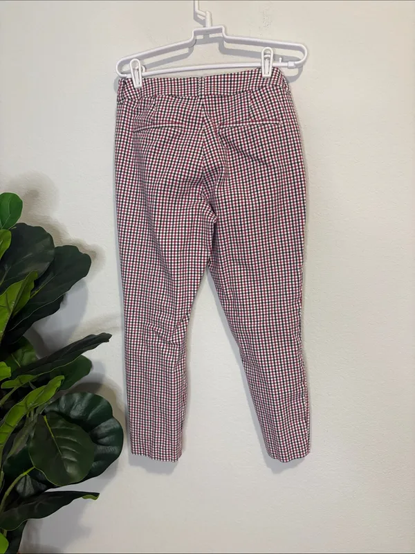 Old Navy Red,White, and black Gingham pixie high rise secret slim pocket pants 6 - Image 4
