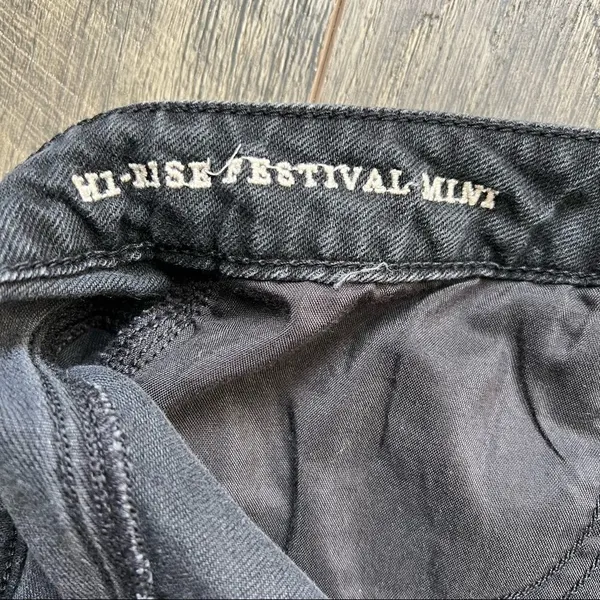 AEO 5 Button Distressed Hi Rise Festival Mini Skirt Women’s Size 6 - Image 6