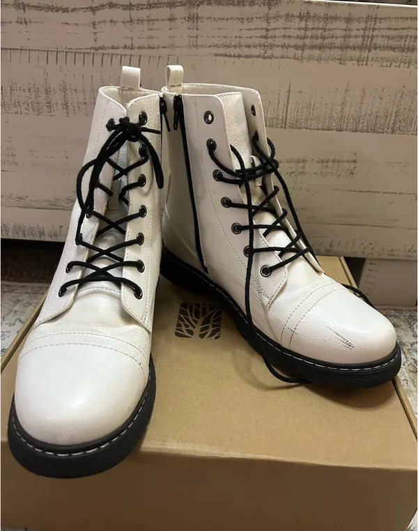 Arizona Jean Company white combat boots - Image 2