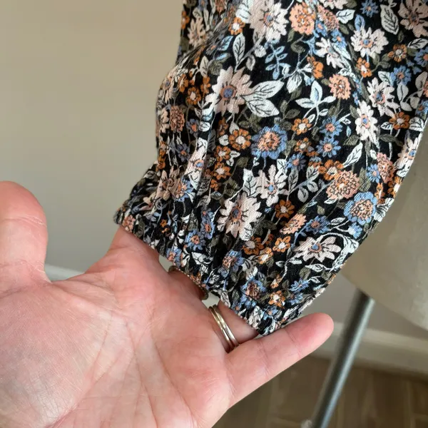 American Eagle Floral Open Back Ruffle‎ Lace Detail Blouse Size M - Image 8