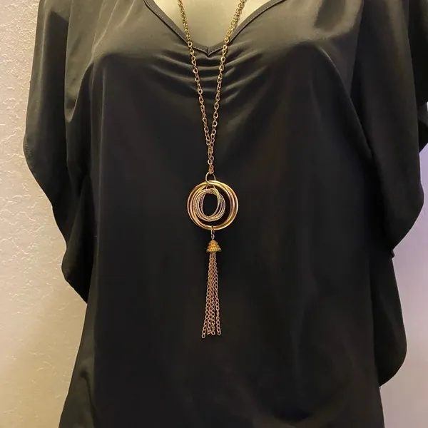🆕 Julie’s Closet Black Blouse with Accent Necklace - Image 5
