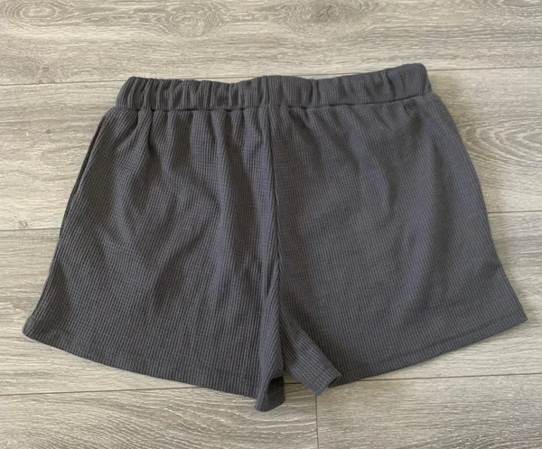 Basic Casual Grey Shorts Gray Size L - Image 3