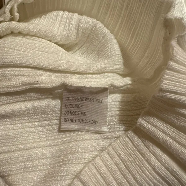 White Fox white cropped ribbed cardigan - Image 4