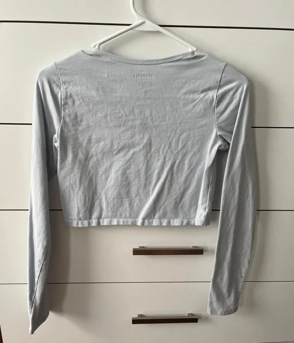 Hollister Cropped Long Sleeve - Image 2